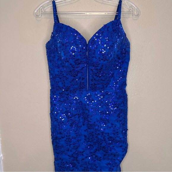 Hebeos Blue Sequined Spaghetti Strap Sweetheart Prom Gown Side Slit Size 2 - Picture 4 of 16